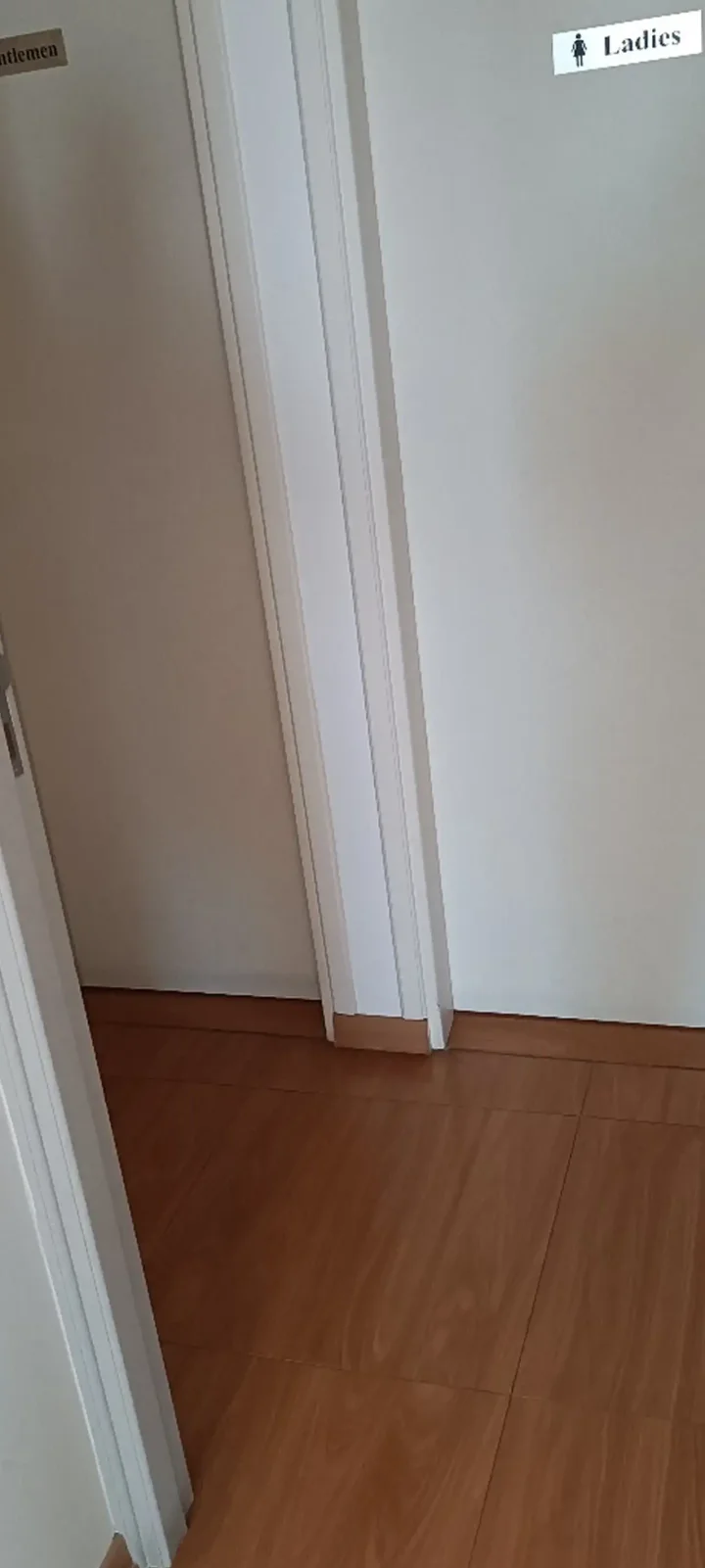 Office 242 m² for rent in Limassol, Limassol - Agios Nicolaos