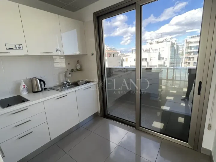 Office 242 m² for rent in Limassol, Limassol - Neapolis