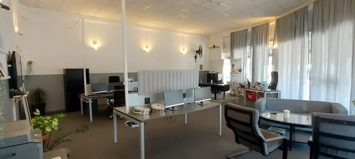 Office 320 m² for rent in Paphos, Paphos - Kato Paphos