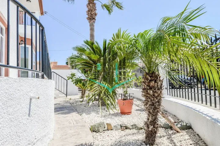 4-bedroom villa for rent 350 m² in Larnaca, Oroklini