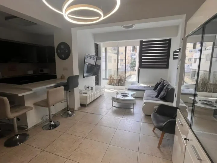 2-bedroom apartments for rent 102 m² in Larnaca, Larnaka - Arch Makarios III