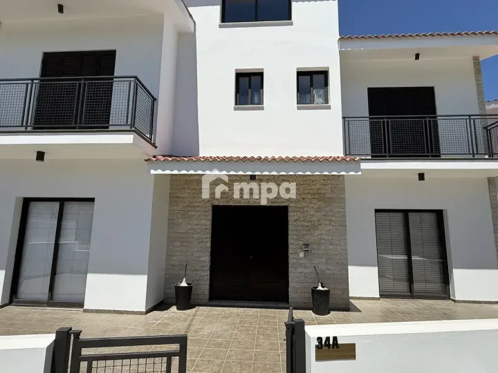 Detached house for rent 220 m² in Nicosia, Strovolos - Stavros