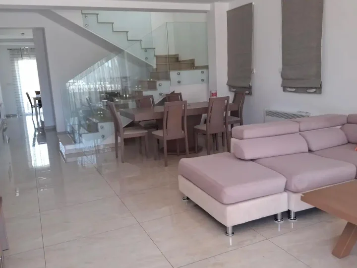 Semi-detached house for rent 185 m² in Limassol, Kato Polemidia