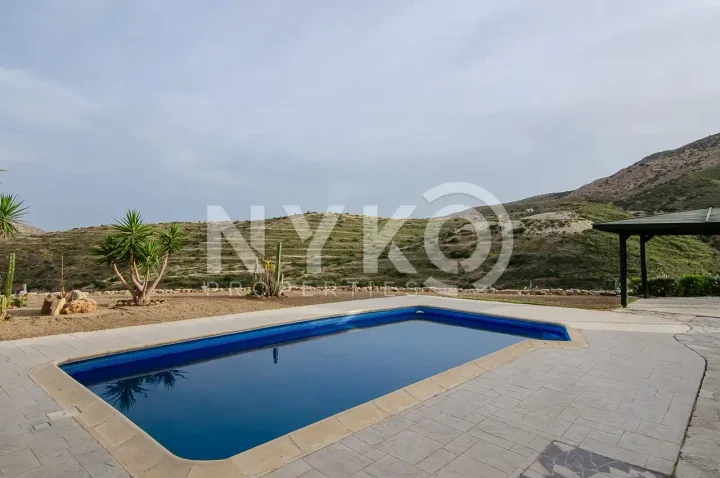 Detached house for rent 250 m² in Limassol, Akrounta
