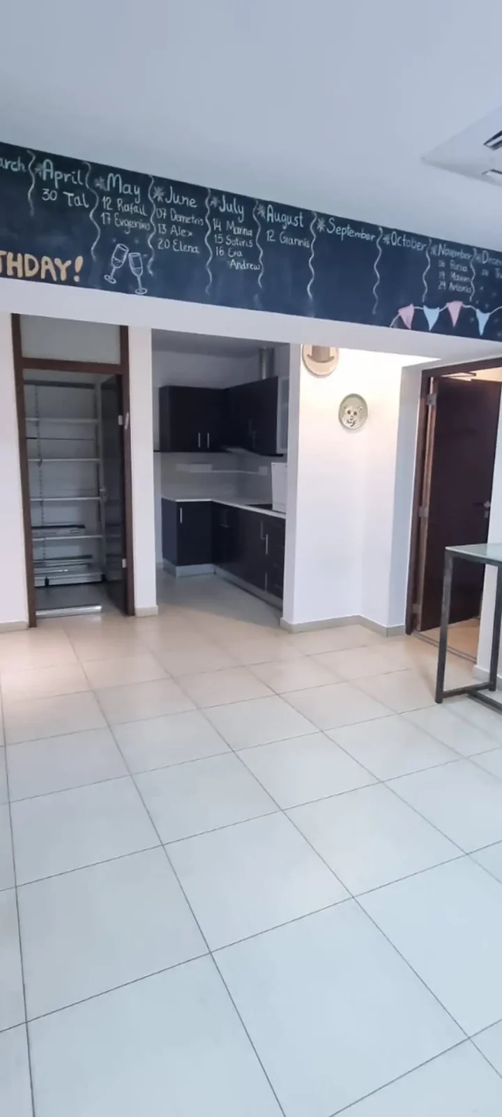 Office 377 m² for rent in Limassol, Limassol - Agia Zoni