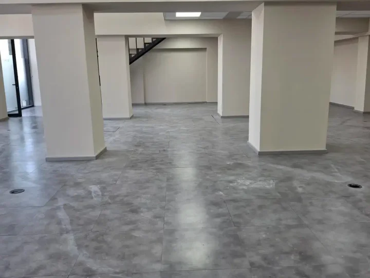 Office 370 m² for rent in Limassol, Limassol - Zakaki