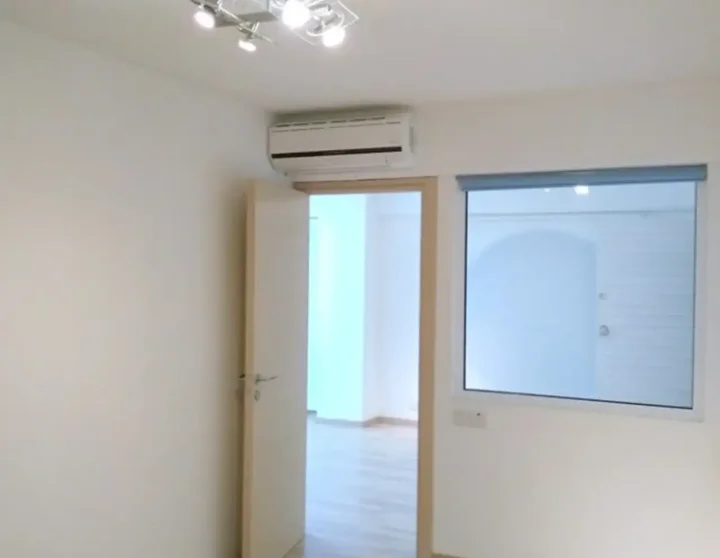 Office 100 m² for rent in Limassol, Panthea