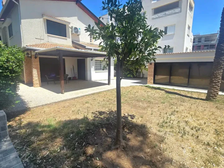 5-bedroom detached house for rent 430 m² in Nicosia, Strovolos - Chryseleousa
