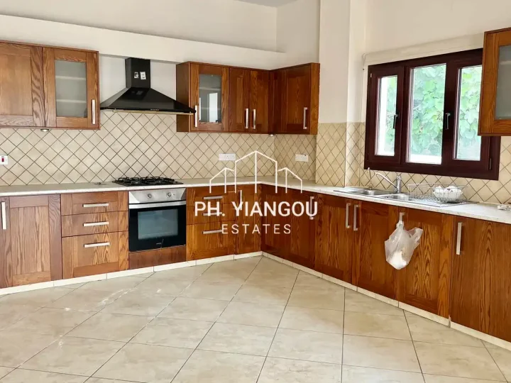 3-bedroom semi-detached house for rent 130 m² in Nicosia, Tseri