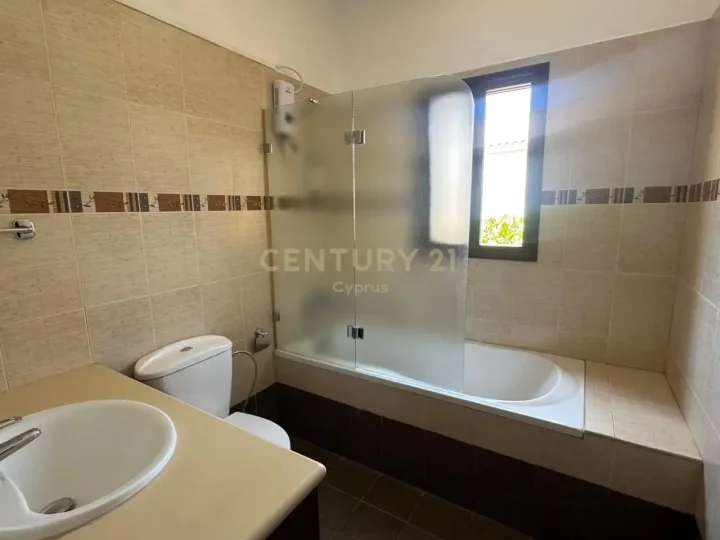 3-bedroom detached house for rent 180 m² in Limassol, Agios Athanasios