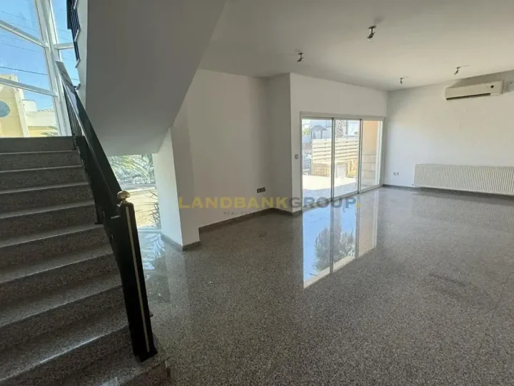 Villa for rent 250 m² in Nicosia, Latsia - Agios Georgios