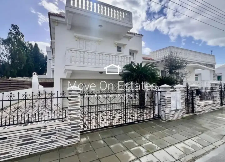 4-bedroom detached house for rent 300 m² in Larnaca, Livadia Larnakas