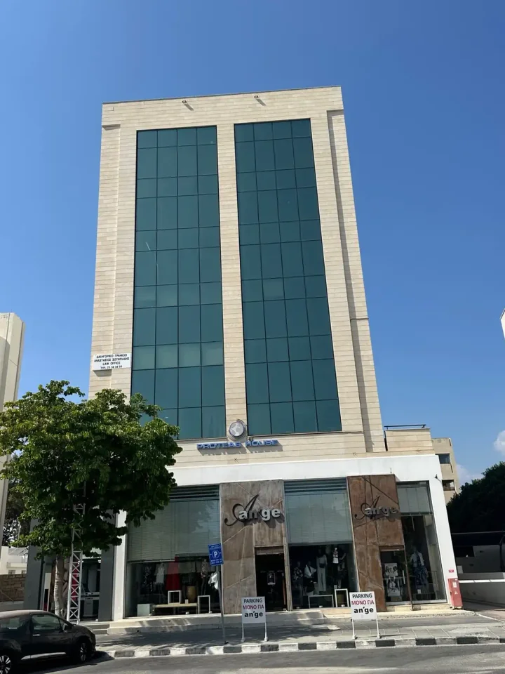 Office 70 m² for rent in Limassol, Limassol - Agios Nektarios