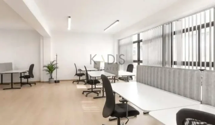 Office 300 m² for rent in Limassol, Limassol - Agia Zoni