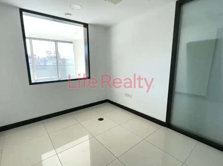 Commercial properties 326 m² for rent in Limassol, Limassol - Mesa Geitonia