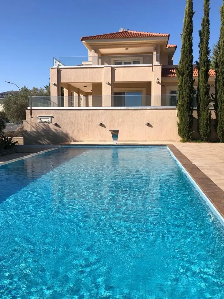 6+ bedroom villa for rent 640 m² in Limassol, Germasogeia