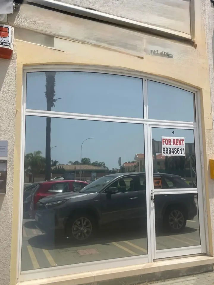 Office 70 m² for rent in Limassol, Parekklisia Tourist Area