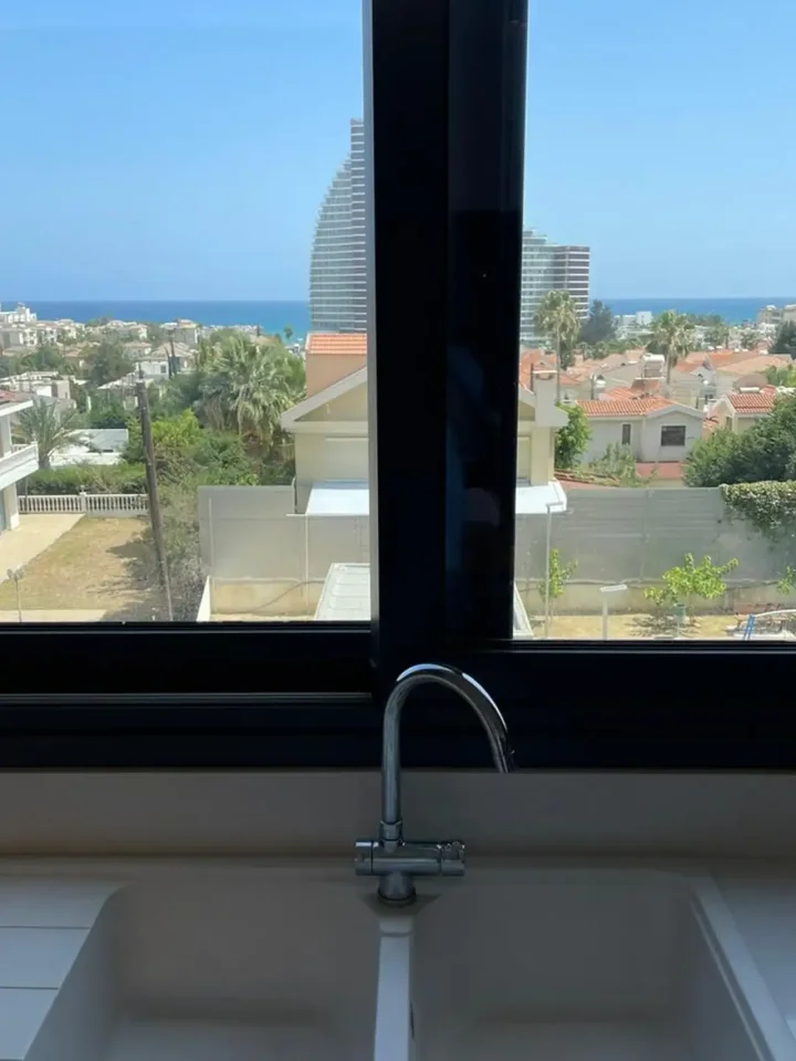 3-bedroom apartments for rent 150 m² in Limassol, Germasogeia Tourist Area