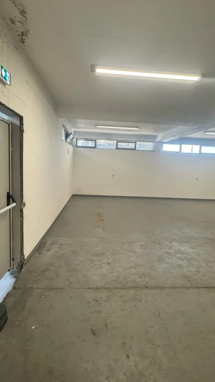 Warehouse 200 m² for rent in Limassol, Agios Athanasios