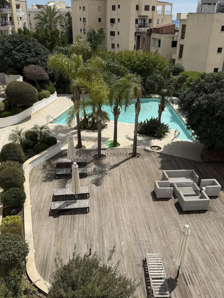 Office 112 m² for rent in Limassol, Agios Tychon Tourist Area