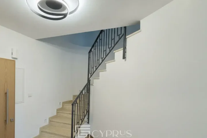 4-bedroom apartments for rent 246 m² in Paphos, Paphos - Anavargos