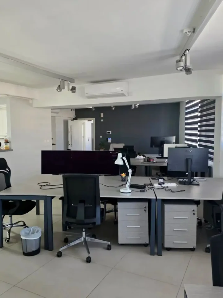 Office 215 m² for rent in Limassol, Limassol - Mesa Geitonia