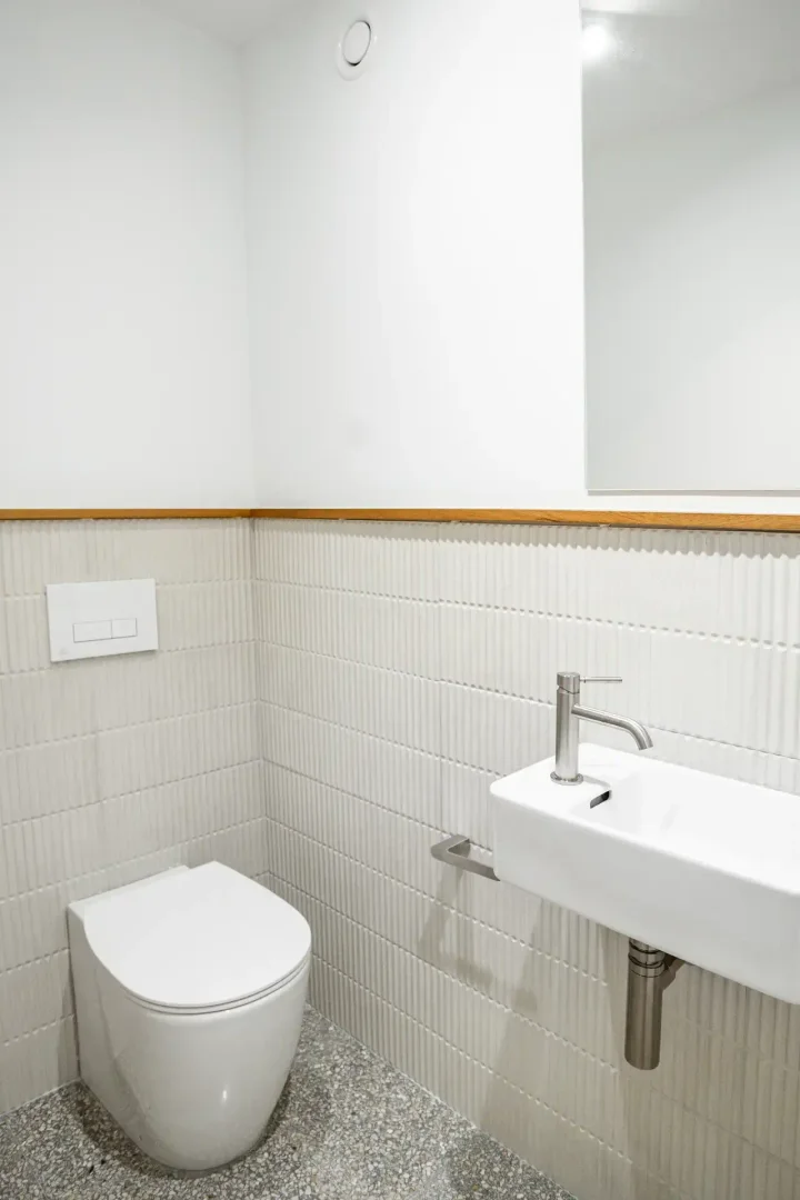 Office 130 m² for rent in Limassol, Historical Center