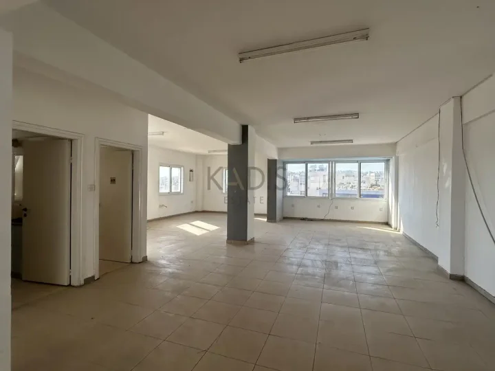 Office 250 m² for rent in Limassol, Limassol - Kapsalos
