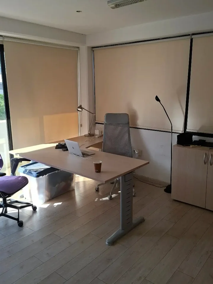 Office 90 m² for rent in Limassol, Limassol - Agios Nicolaos