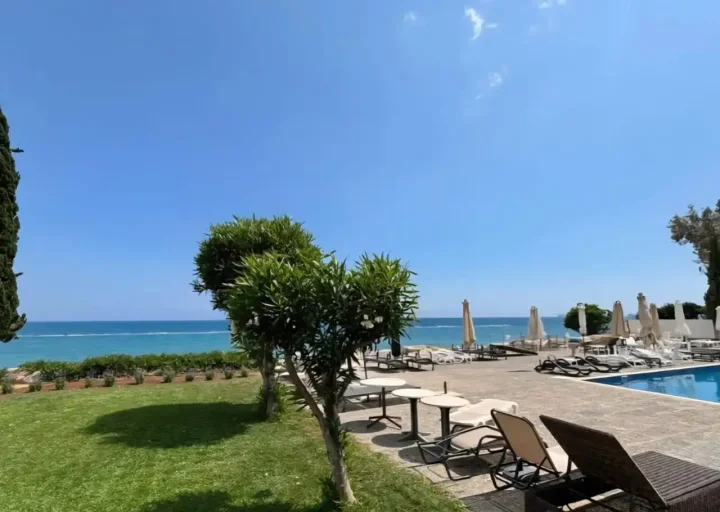 3-bedroom apartments for rent 142 m² in Limassol, Germasogeia Tourist Area