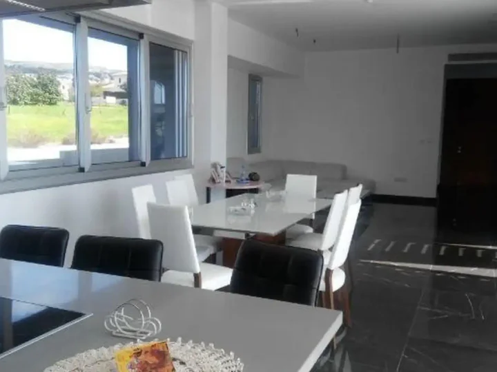 Detached house for rent 295 m² in Paphos, Mesogi