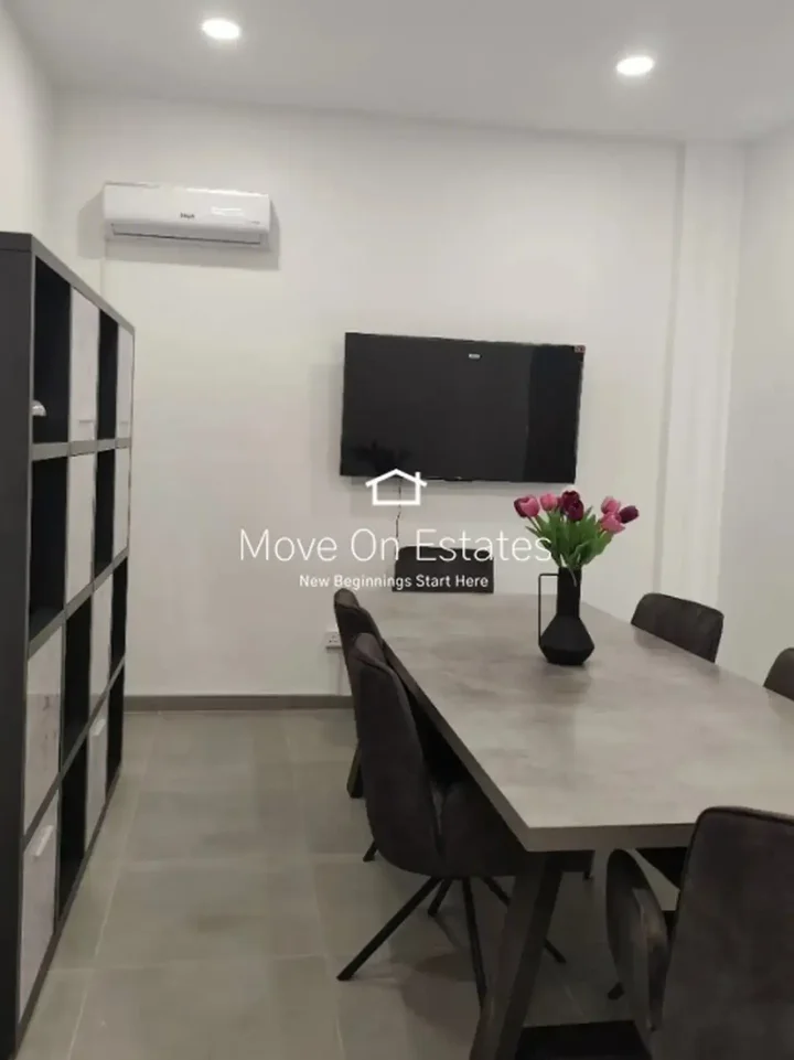 Office 25 m² for rent in Larnaca, Larnaka - Chrysopolitissa