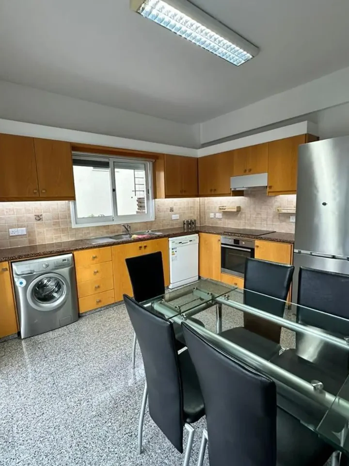 3-bedroom semi-detached house for rent 160 m² in Limassol, Germasogeia