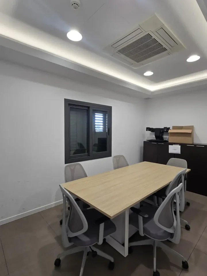 Γραφείο 230 μ² προς ενοικίαση στην τοποθεσία Limassol, Limassol - Katholiki