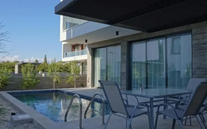 Detached house for rent 215 m² in Paphos, Geroskipou