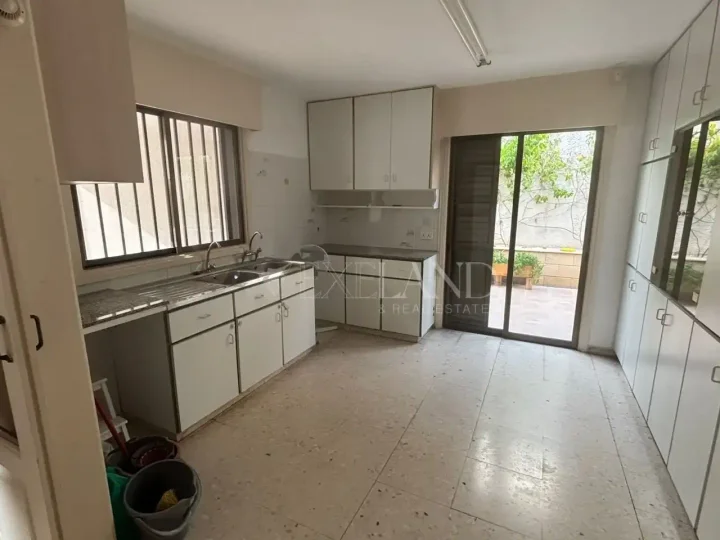 Semi-detached house for rent 200 m² in Limassol, Limassol - Agios Georgios