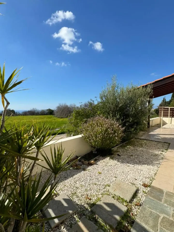 Detached house for rent 155 m² in Paphos, Mesogi