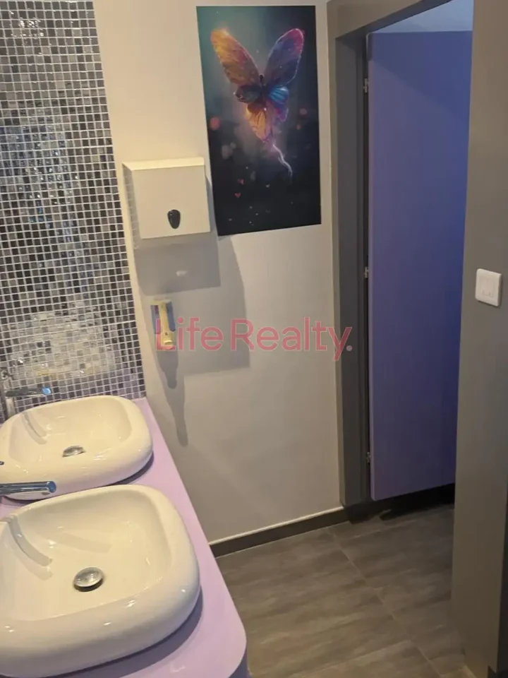 Γραφείο 300 μ² προς ενοικίαση στην τοποθεσία Limassol, Parekklisia