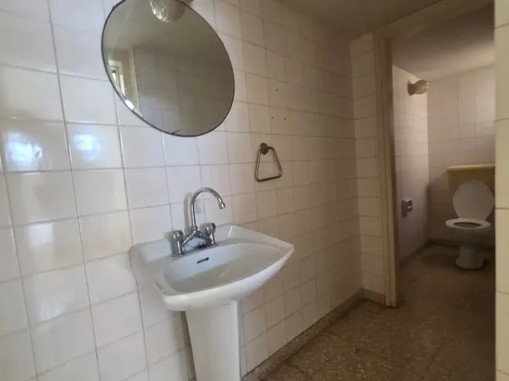 Office 40 m² for rent in Larnaca, Larnaka - Tsakilero