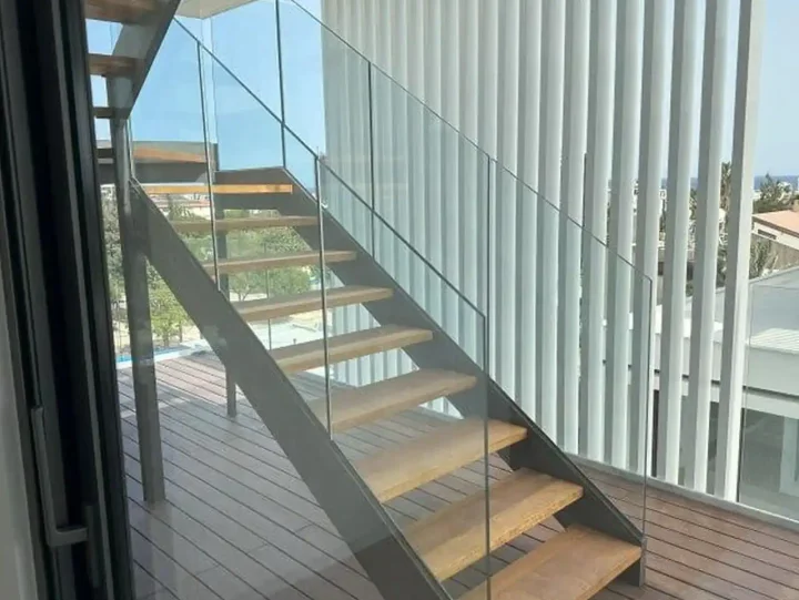 3-bedroom penthouse for rent 200 m² in Limassol, Germasogeia Tourist Area