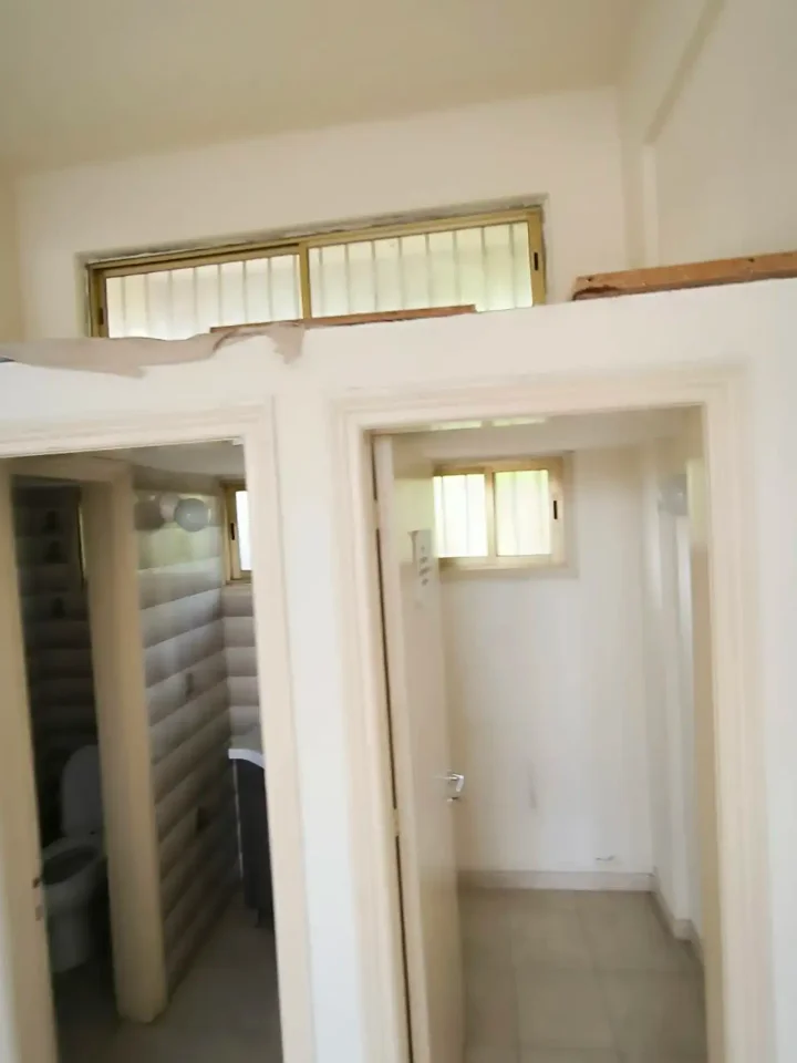 Склад 185 м² в аренду в Nicosia, Aglantzia
