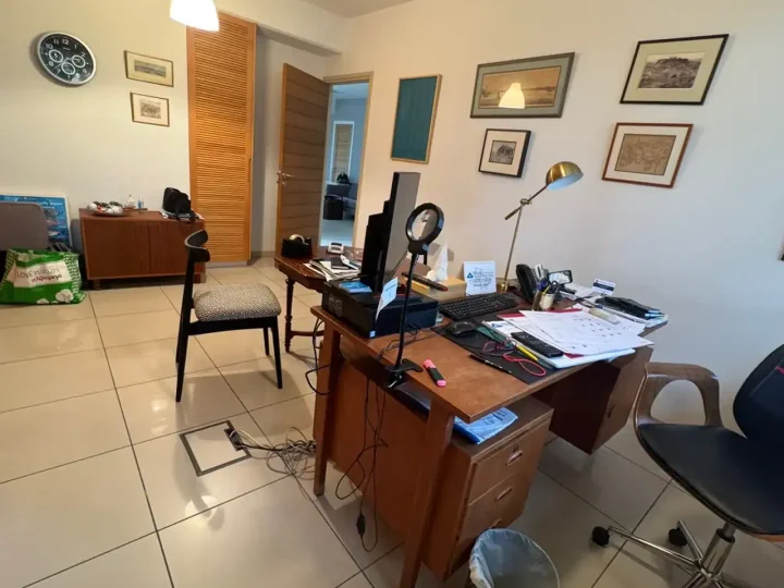 Office 165 m² for rent in Nicosia, Agioi Omologites