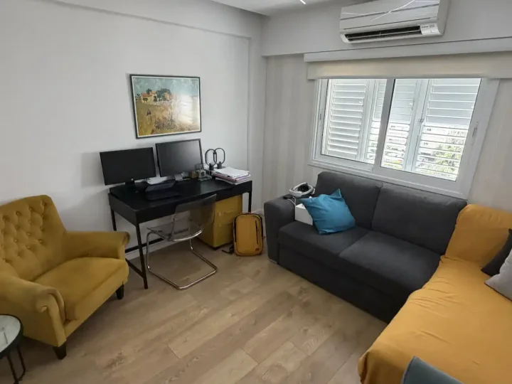Office 100 m² for rent in Nicosia, Agioi Omologites