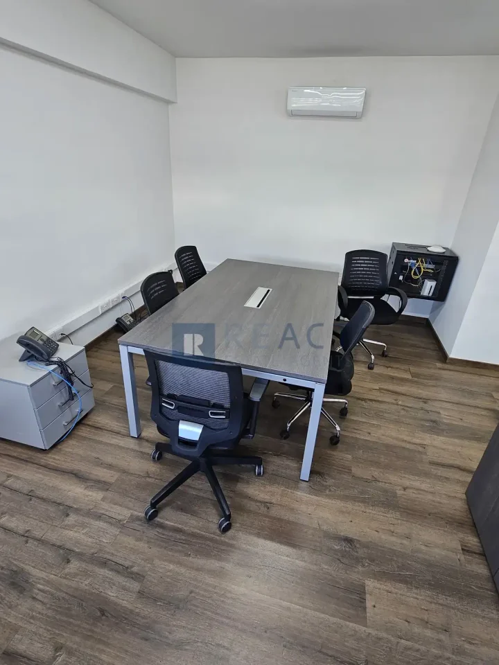 Office 65 m² for rent in Nicosia, Nicosia - Ag. Antonios