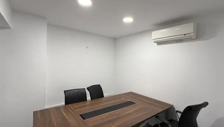 Office 150 m² for rent in Limassol, Limassol - Agia Zoni