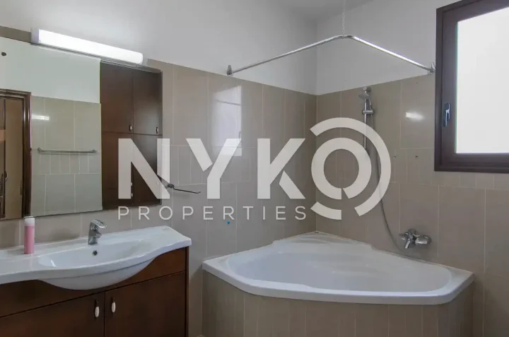 5-bedroom detached house for rent 440 m² in Limassol, Parekklisia