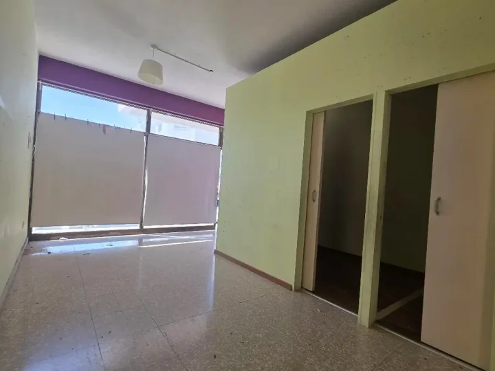 Office 40 m² for rent in Larnaca, Larnaka - Tsakilero