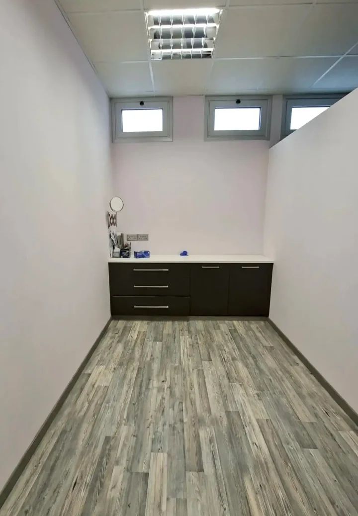Trading area 72 m² for rent in Limassol, Limassol - Kapsalos