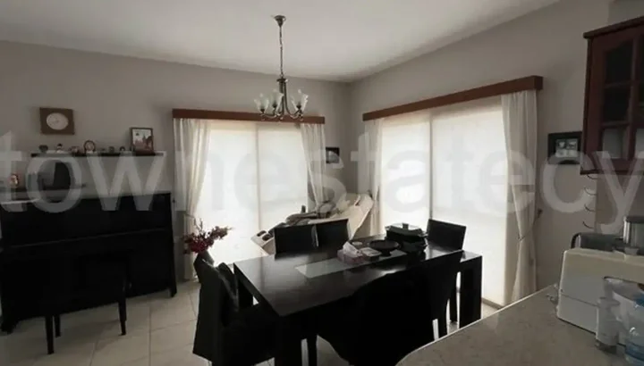 3-bedroom villa for rent 130 m² in Limassol, Pyrgos Lemesou