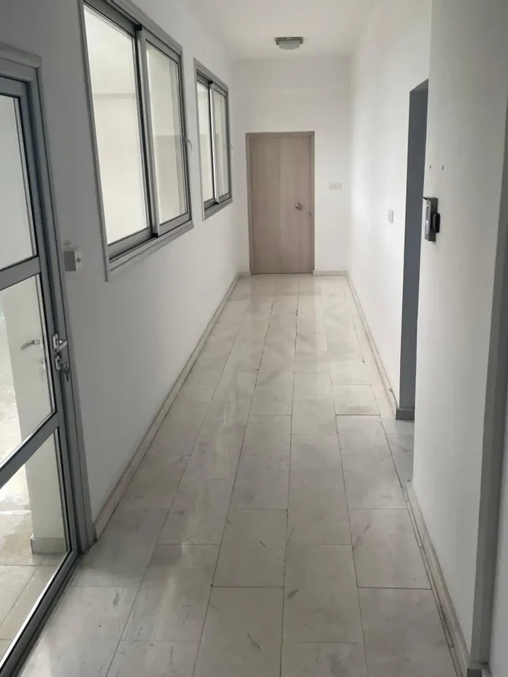 Офис 438 м² в аренду в Limassol, Limassol - Kapsalos